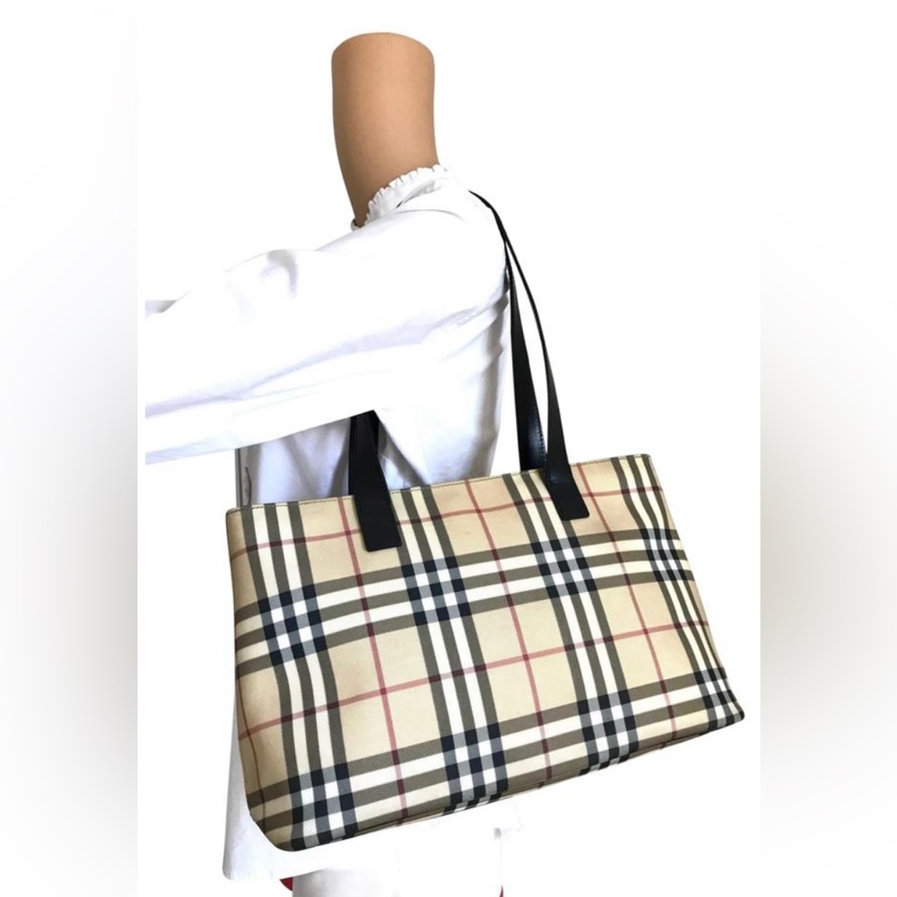 Burberry bag Vintage Nova Check Classic Handbag
Multiple Leather & Pvc Tote